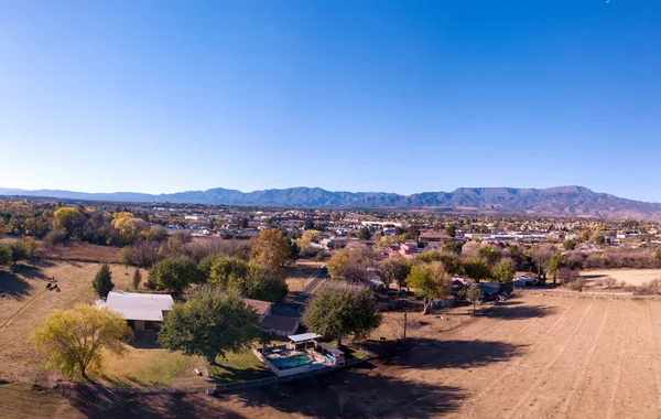 Uma Vista Aérea Das Minas Arizona Jerome Cottonwood Com Rio — Fotografia de Stock