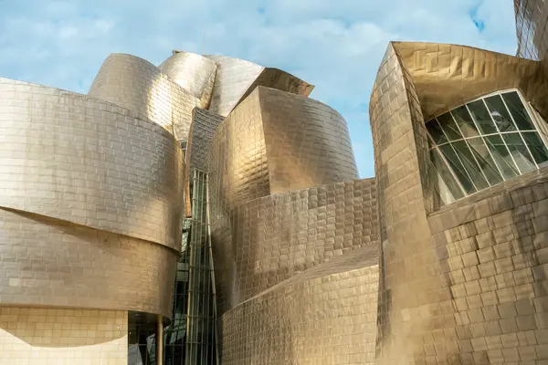 Una Hermosa Vista Del Famoso Museo Guggenheim Bilbao País Vasco —  Fotos de Stock