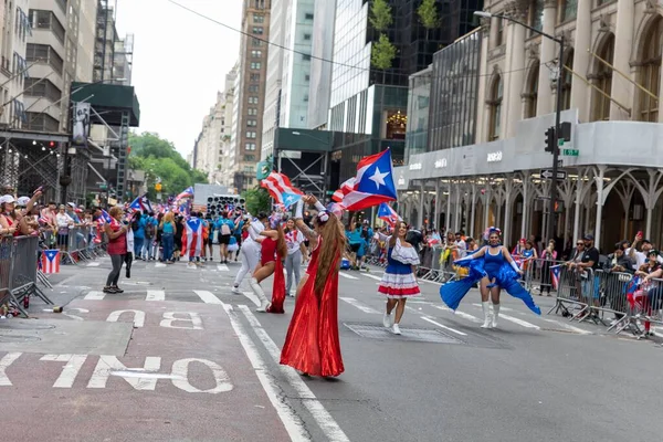 Large Crowd Celebrating Puerto Rican Day Parade 2022 Streets New — Stock Photo, Image