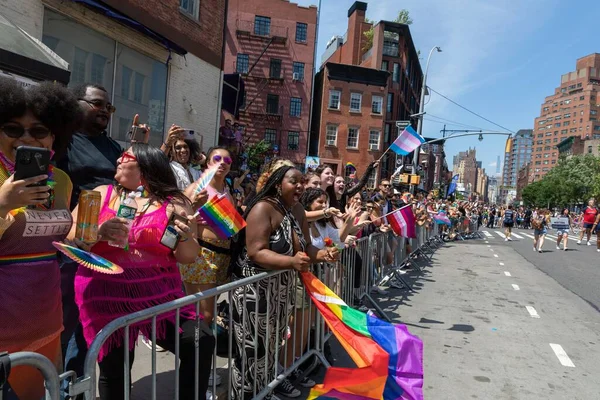 Gente Que Celebra Desfile Del Mes Del Orgullo 2022 Las —  Fotos de Stock