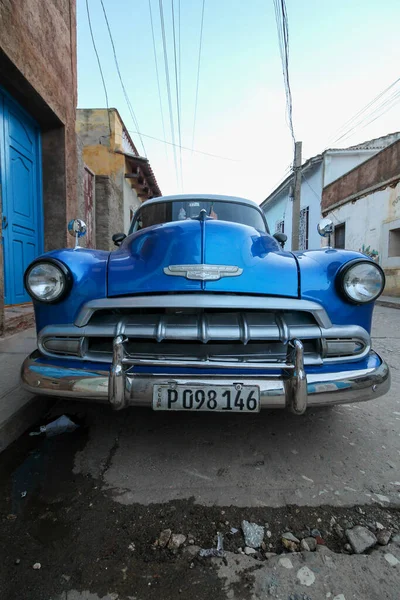 Une Voiture Bleue Rétro Garée Dans Rue Trinidad Cuba — Photo