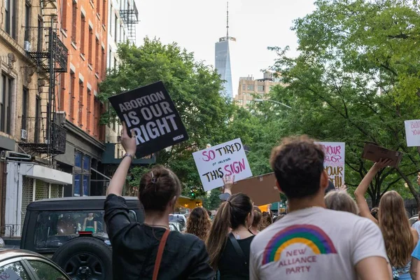 Grupp Demonstranter Med Kartong Skyltar Promenader Till Foley Square New — Stockfoto