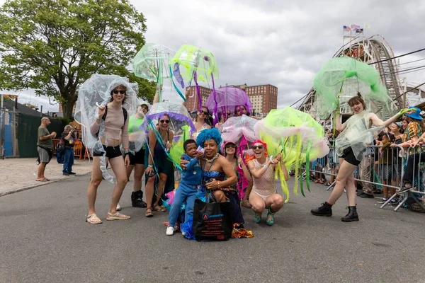 Grote Menigte Van Mensen Straten Van Brooklyn Vieren 40Th Coney — Stockfoto