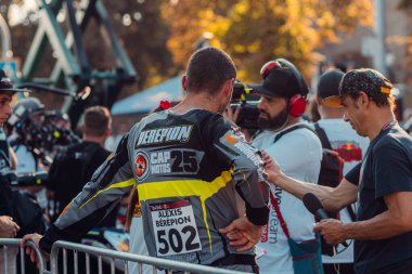 Romanya 'nın Sibiu kentindeki Prolog, Red Bull Romaniacs hard enduro Rallye sırasında kalabalığın içinde yer aldı.