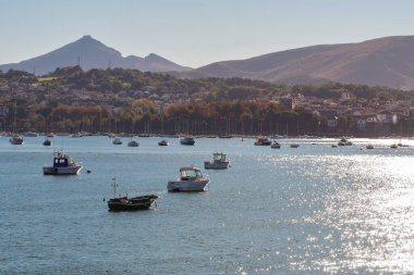 İspanya, Hondarribia 'da deniz manzarası çok güzel.