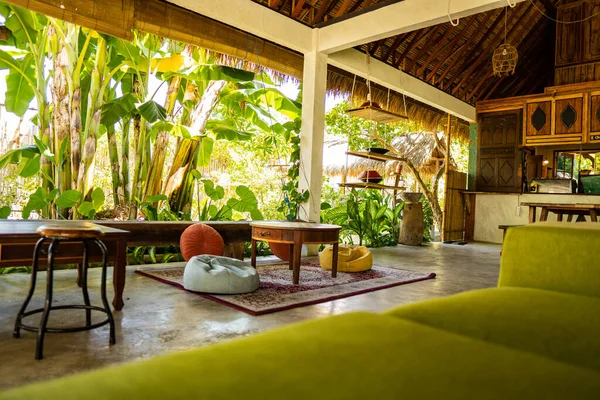 Güzel bir tropikal ev.