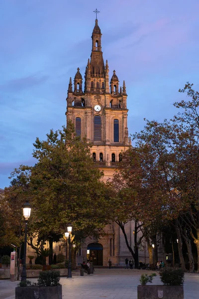 Tiro Vertical Basílica Begona Contra Céu Azul Noite Bilbau Espanha — Fotografia de Stock