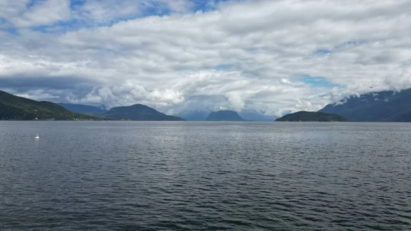 Krásný Výhled Moře Horseshoe Bay Útesy Pod Zataženou Oblohou West — Stock fotografie