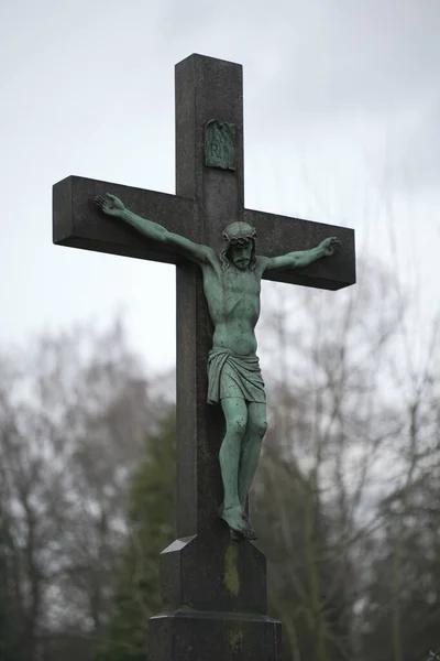 Crucifix Gray Sky — Stock Photo, Image