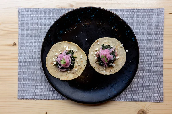 Widok Góry Posiłek Zielenią Warzywa Chlebie Taco — Zdjęcie stockowe