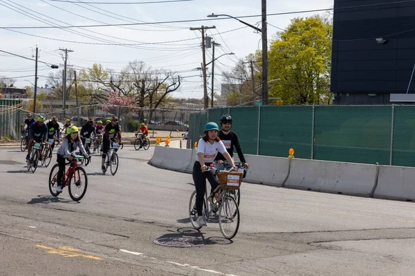 Detailní Záběr Cyklistů Účastnících Pěti Boro Bike Tour Staten Islandu — Stock fotografie