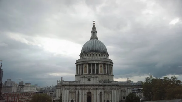 Krásný Záběr Katedrály Pavla Proti Oblačné Obloze Hřbitově Pavla Londýn — Stock fotografie