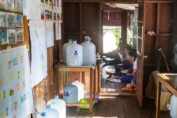 Una Vista Del Interior Una Escuela Idiomas Para Niños Myanmar — Foto de Stock