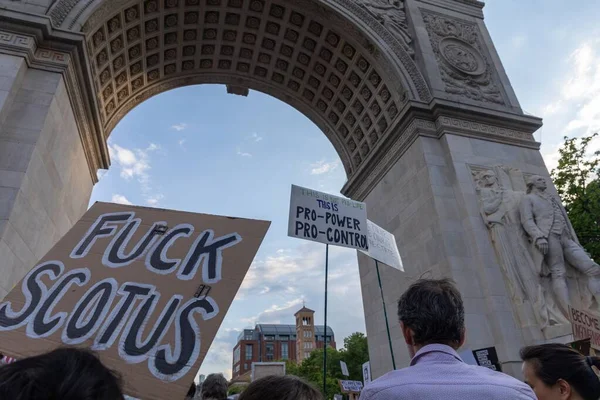 Povo Protesta Nova York Depois Que Supremo Tribunal Derruba Roe — Fotografia de Stock
