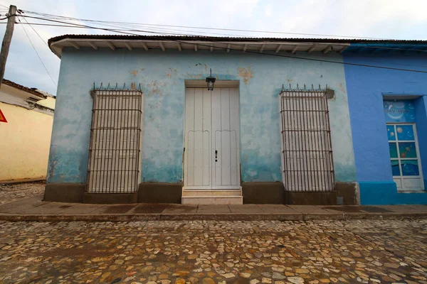 カラフルな建物や石畳の通り トリニダード キューバと植民地時代の古い町の美しい景色 — ストック写真
