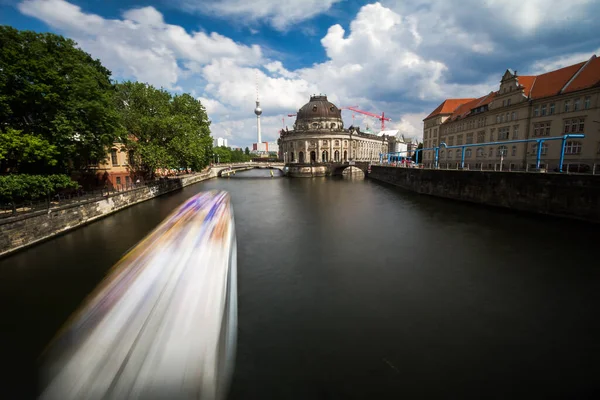 Una Toma Bajo Ángulo Del Museo Bode Berlín Alemania — Foto de Stock