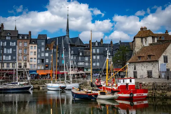 View Medieval Architecture Boats Seaside Village Harbor France — Stock Photo, Image