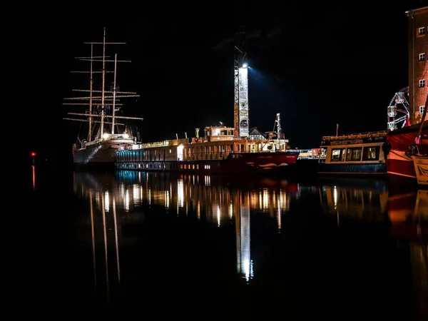 Der Hafen Der Hansestadt Stralsund Bei Nacht — Stockfoto