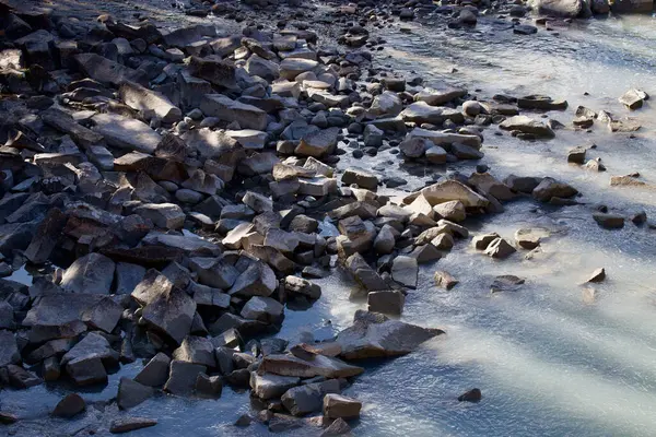 Sahildeki Kayaların Yakın Çekimi — Stok fotoğraf