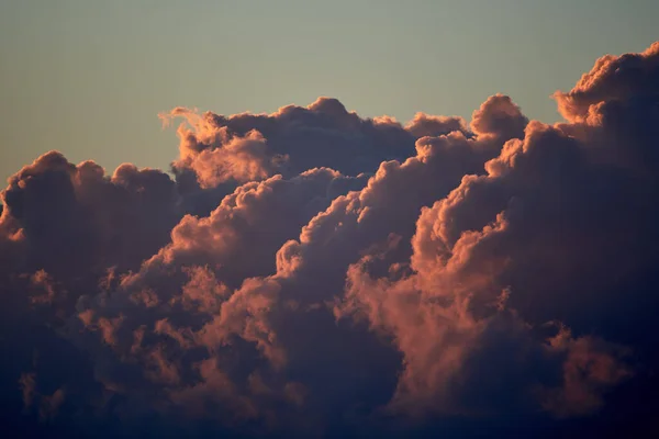 Eine Schöne Landschaft Des Sonnenuntergangshimmels Mit Wolken — Stockfoto