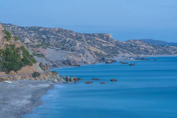 Ein Schöner Blick Auf Einen Berg Nahe Dem Blauen Meer — Stockfoto