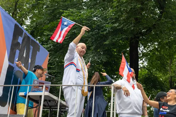 Gente Celebrando Desfile Del Día Puerto Rico Ciudad Nueva York —  Fotos de Stock