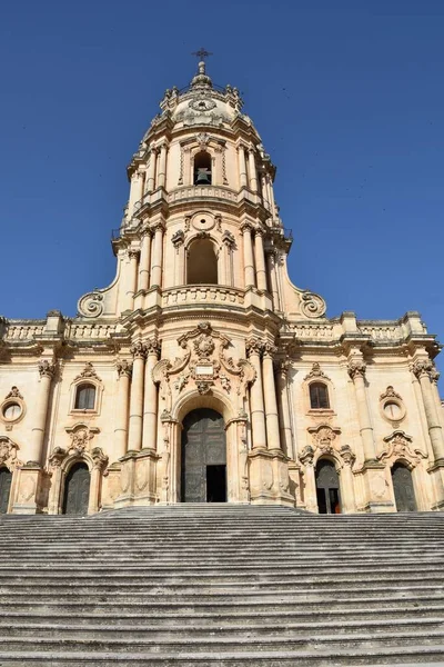 Μια Σκάλα Οδηγεί Στον Καθεδρικό Ναό Της Modica Ενάντια Ένα — Φωτογραφία Αρχείου