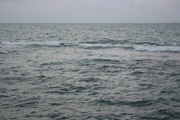 Μια Άποψη Του Τοπίου Της Γκρίζας Υφής Της Θάλασσας — Φωτογραφία Αρχείου