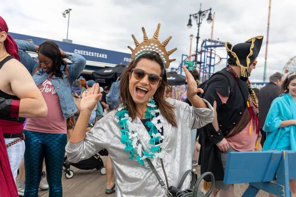 People 40Th Annual Mermaid Parade Coney Island — Stock Photo, Image