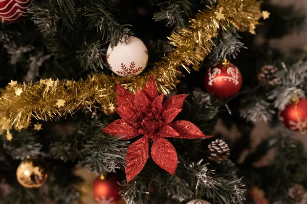 Ένα Κοντινό Πλάνο Του Χριστουγεννιάτικου Δέντρου — Φωτογραφία Αρχείου
