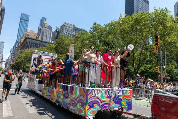 People Celebrating Pride Month Parade 2022 Streets New York City — Stock Photo, Image