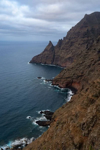 加那利群岛Tenerife的Punta Del Hidalgo海岸的垂直航景 — 图库照片