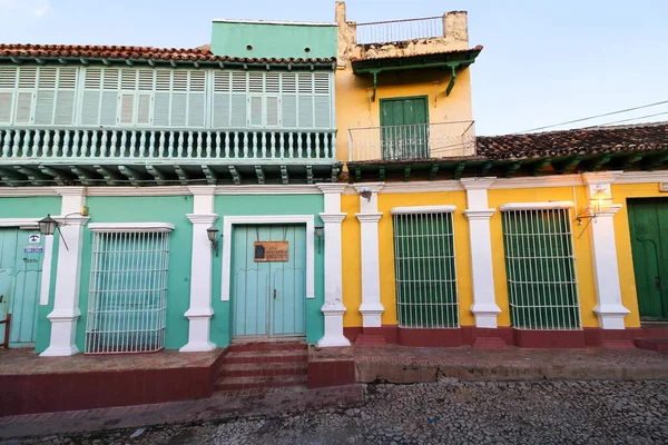 Een Prachtig Uitzicht Een Gekleurd Gebouw Trinidad Onder Blauwe Lucht — Stockfoto