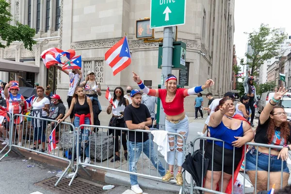 Grande Multidão Comemorando Desfile Dia Porto Rico 2022 Nas Ruas — Fotografia de Stock