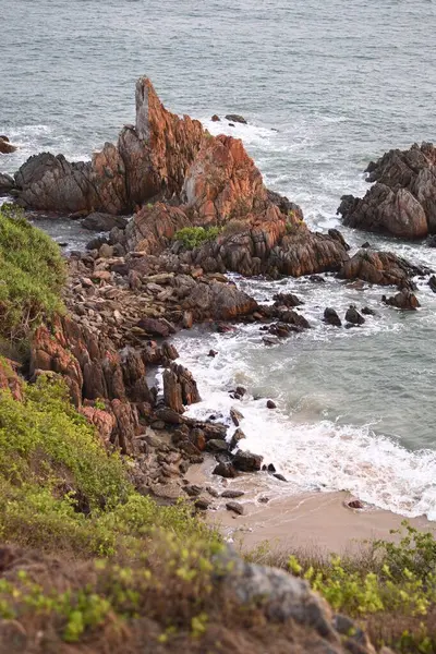 Vertical Shot Beautiful Rocky Seashore — Stock Photo, Image