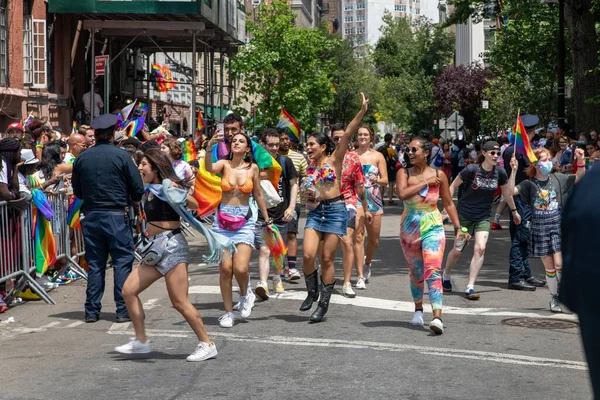 Pessoas Que Celebram Parada Mês Orgulho 2021 Nas Ruas Nova — Fotografia de Stock