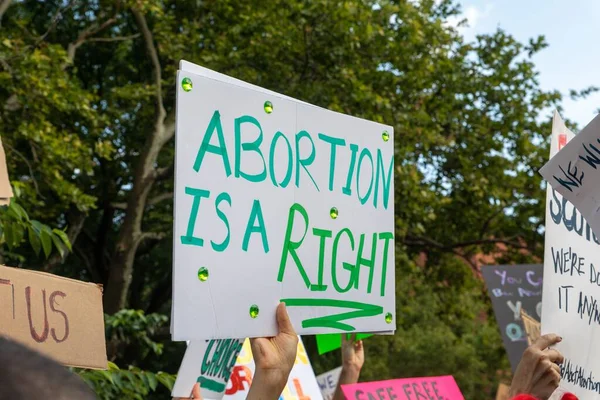 People Protest New York Supreme Court Overturns Roe Wade — Stock Photo, Image