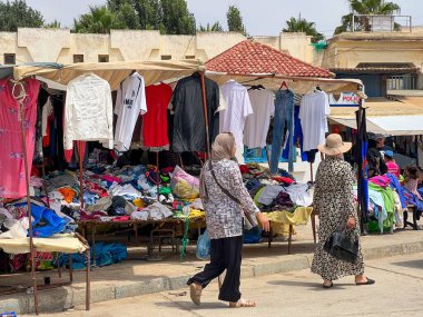 Fas 'ta ikinci el giysi pazarı