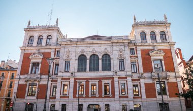 İspanya Valladolid belediye binasının arka tarafında büyüleyici bir mimari var.