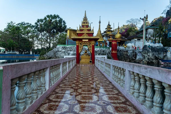 Hpa Myanmar Bir Budist Tapınağı Manzarası — Stok fotoğraf