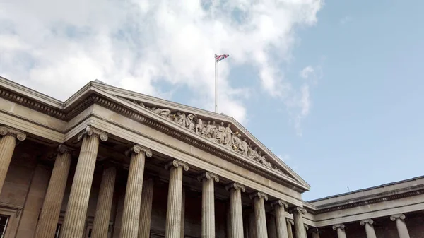 Een Lage Hoek Opname Van Het British Museum London Met — Stockfoto