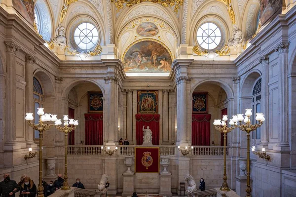 Luxuoso Interior Palácio Real Madrid Com Turistas — Fotografia de Stock