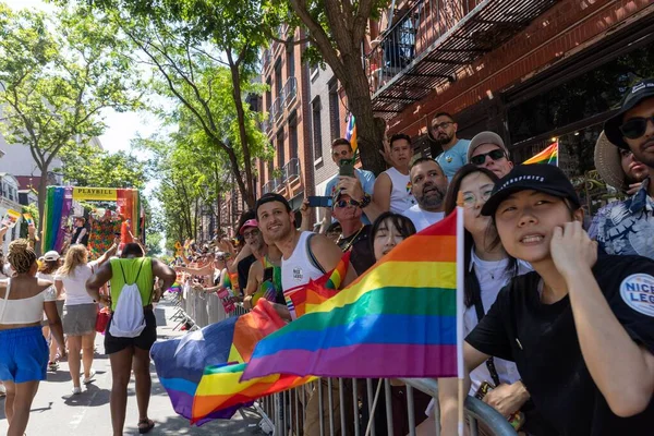 Fröhliche Menschen Auf Der Pride Parade New York City Juni — Stockfoto