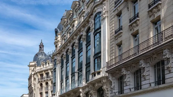 Париж Типичный Фасад Окна Красивое Здание Rue Reaumur — стоковое фото