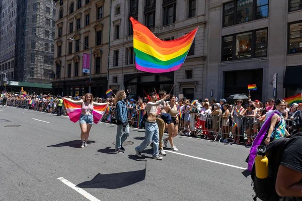 Pessoas Que Celebram Parada Mês Orgulho 2022 Nas Ruas Nova — Fotografia de Stock