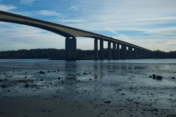 Una Vista Panorámica Del Puente Orwell Río Reflectante Bajo Cielo — Foto de Stock