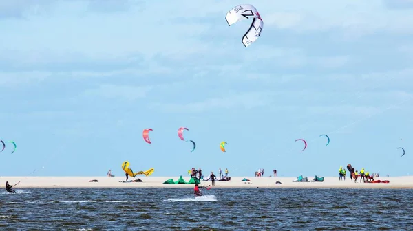 Kite Surf Una Laguna Motor Arena Cerca Haya Una Isla —  Fotos de Stock