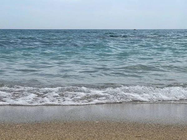 Peaceful Seascape Mediterranean Sea Low Waves Coast — Stock fotografie