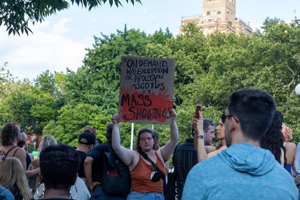 Peuple Proteste New York Après Que Cour Suprême Renversé Roe — Photo