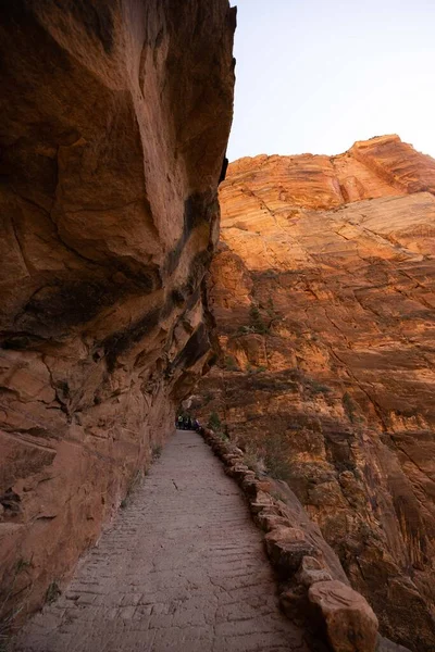 Vertical Shot Colorful Rock Canyon Geological Formations Angels Landing Trail — Stock Photo, Image